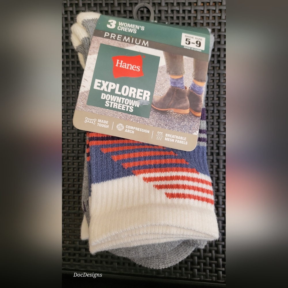 Hanes Premium Explorer Downtown Streets crew socks.  Shoe Size 5-9